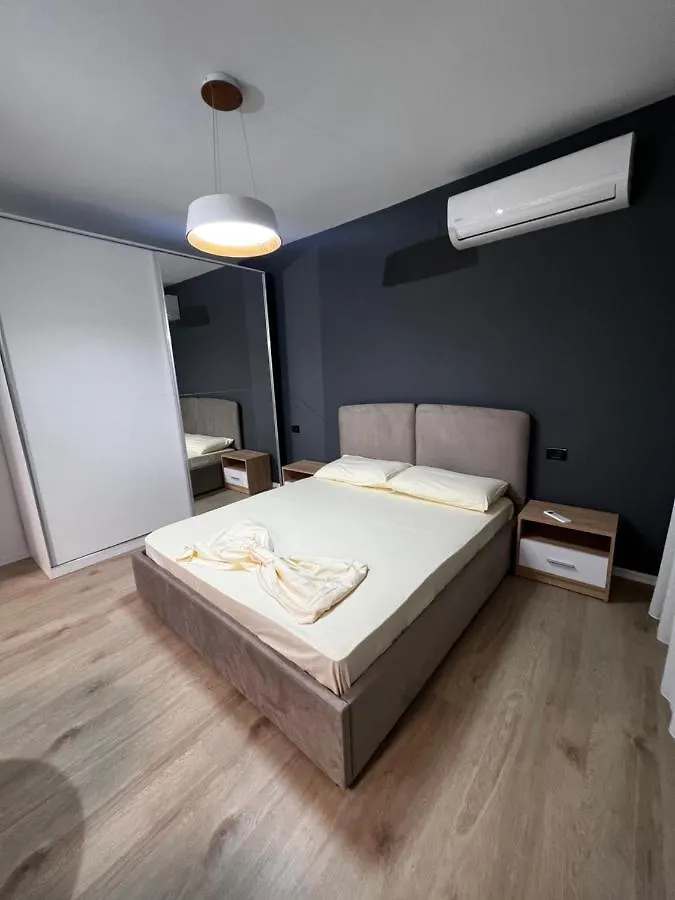 Amion Apartment In Center Of 地拉那