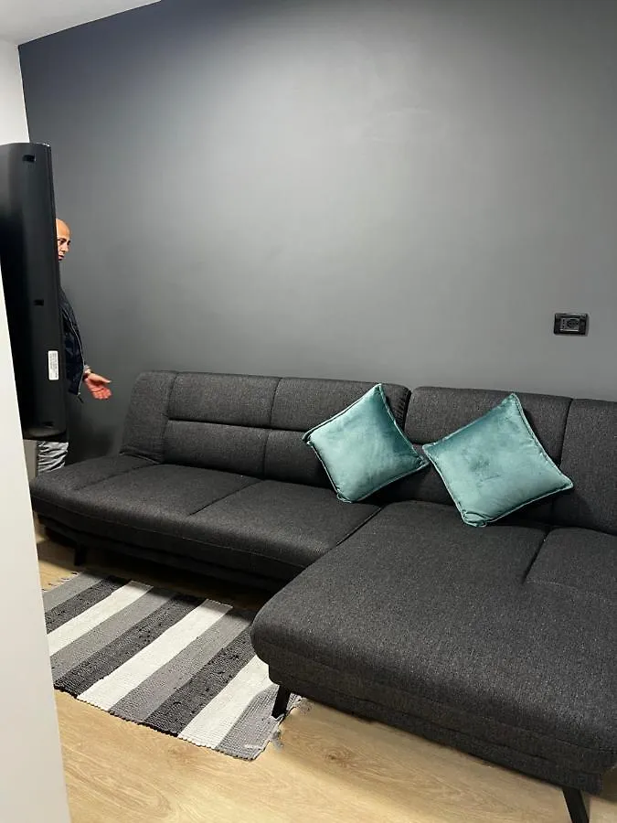 Amion Apartment In Center Of 地拉那