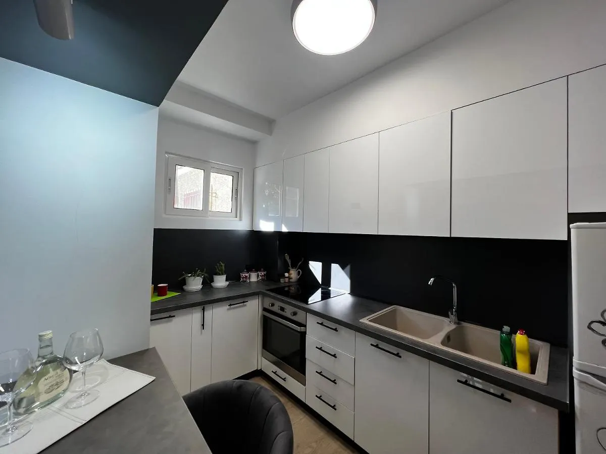 Amion Apartment In Center Of 地拉那